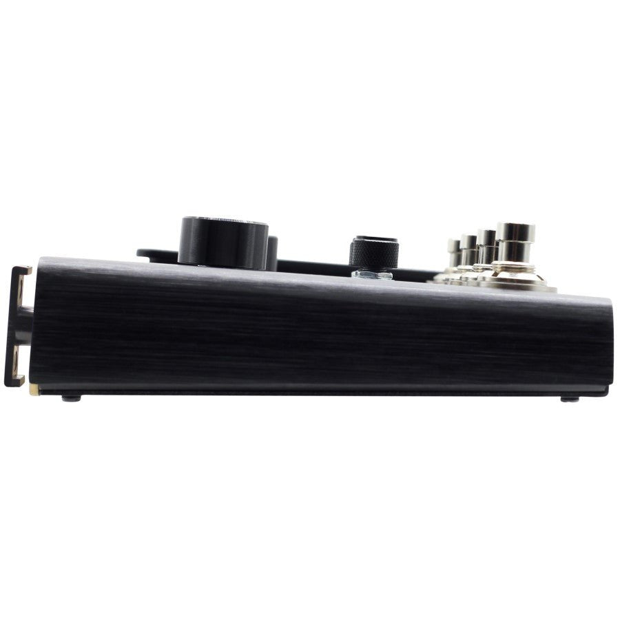 Hotone Ampero MP-100 amp modeler, top view of knobs and jack connectors