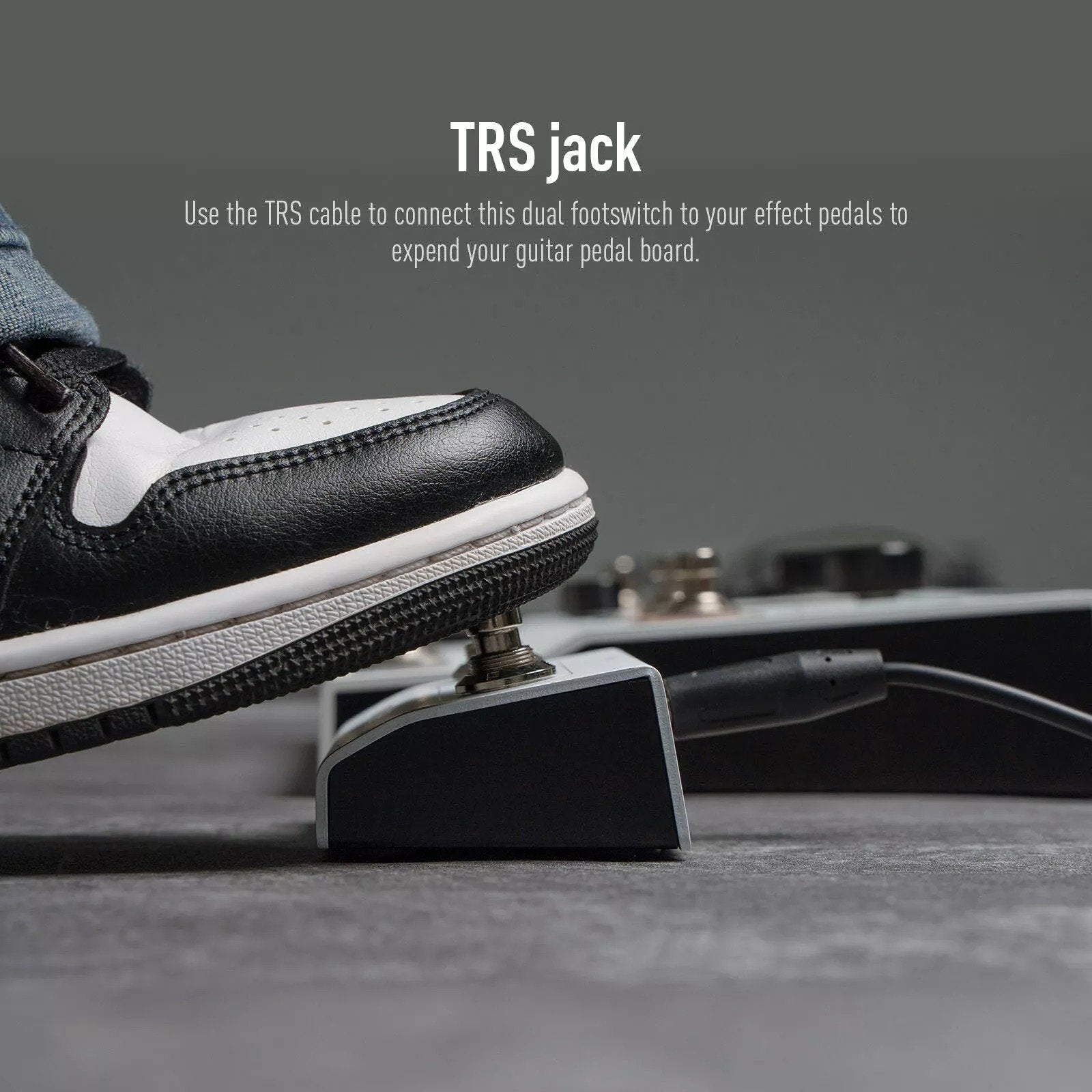 Hotone FS-2 Ampero Switch+ marketing graphic explaining TRS jack pedalboard connection