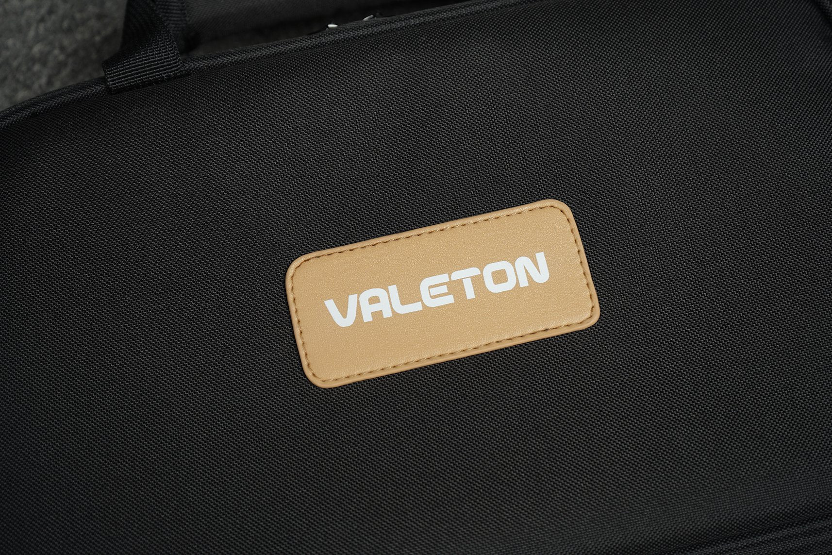 Close-up of the Valeton logo patch on the GPB-2 gig bag